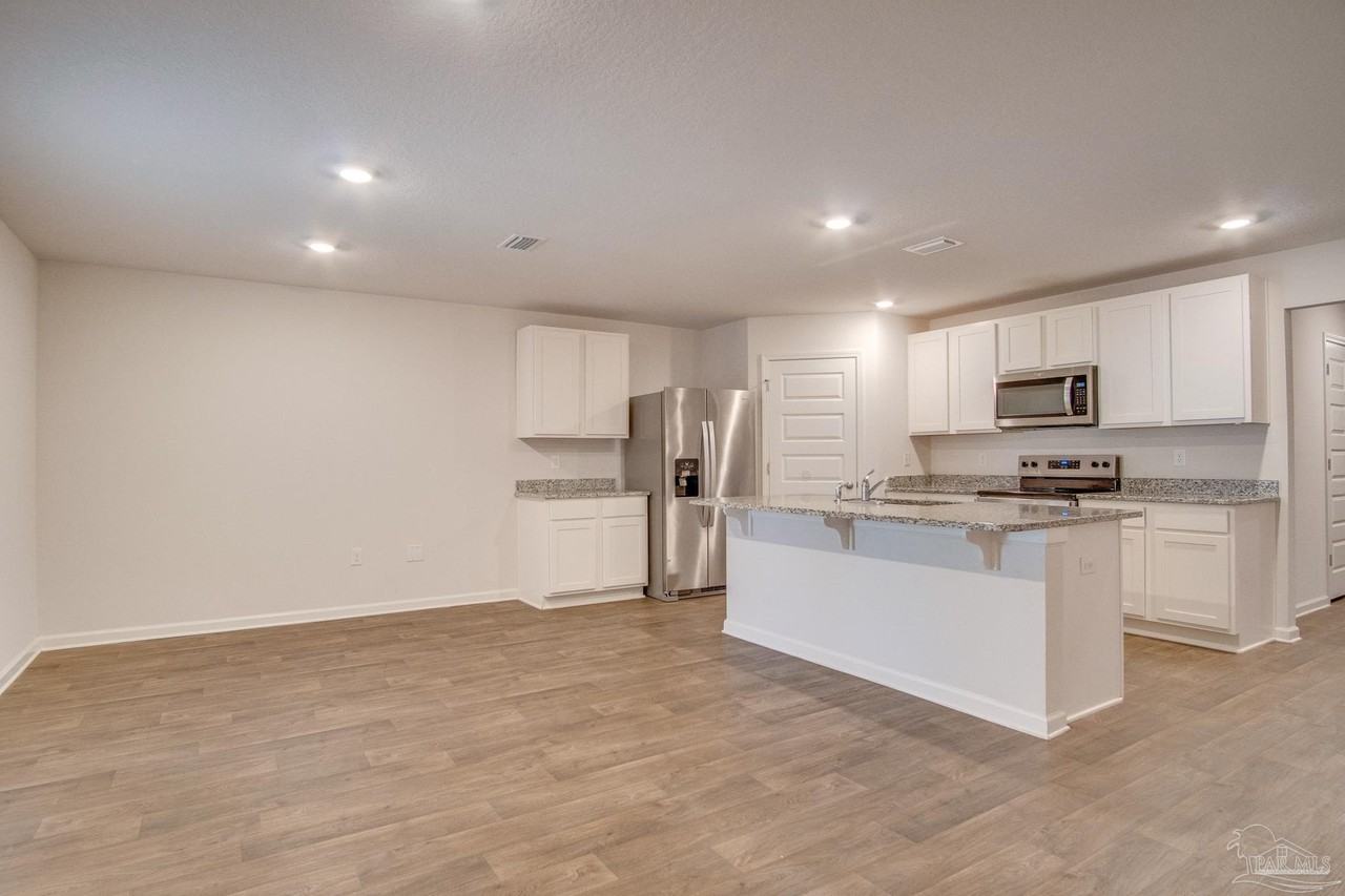 7408 Oak Lake Blvd - Photo 5 of 25