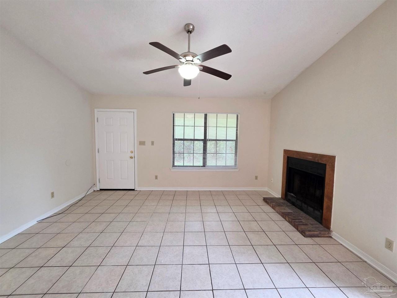 1440 N 61st Ave Apt 8d - Photo 4 of 25