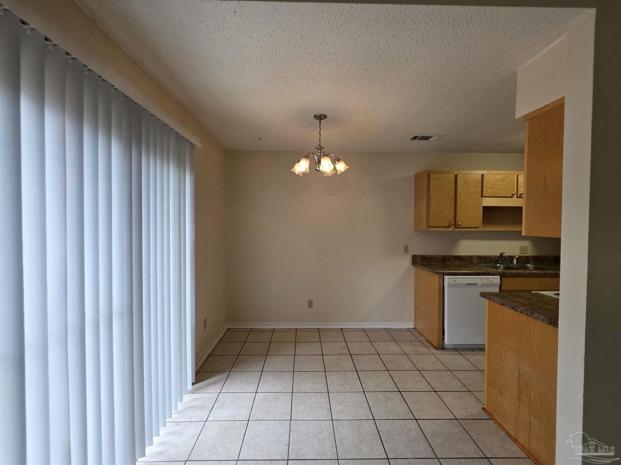 1440 N 61st Ave Apt 8d - Photo 6 of 25