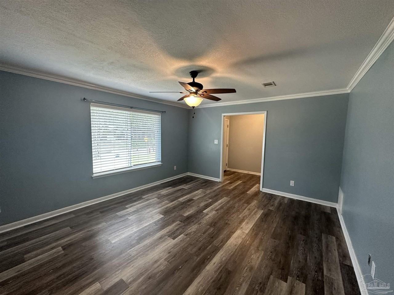 5932 Schofield Dr - Photo 2 of 15