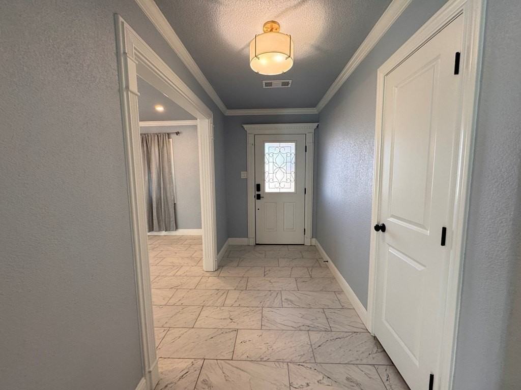 1503 Neely Ave - Photo 4 of 48