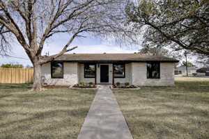 featured image of 600 E Broadway St