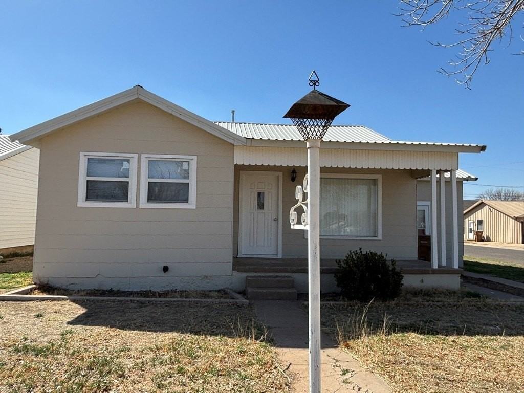 2000 Runnels St - Photo 2 of 16