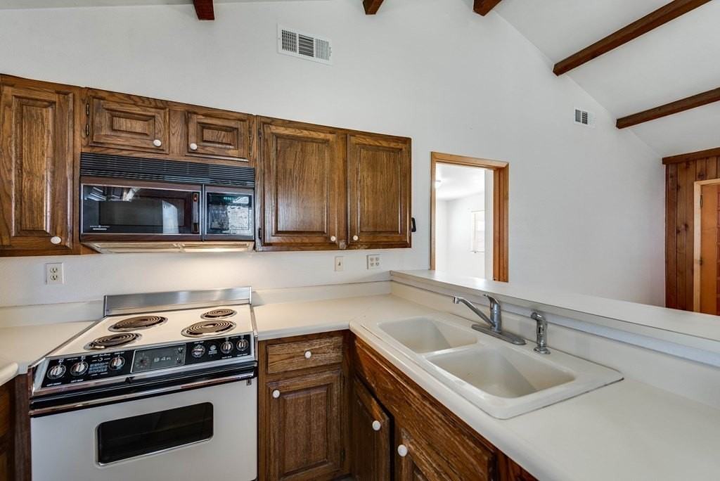 4627 Princeton Ave Apt B - Photo 7 of 15