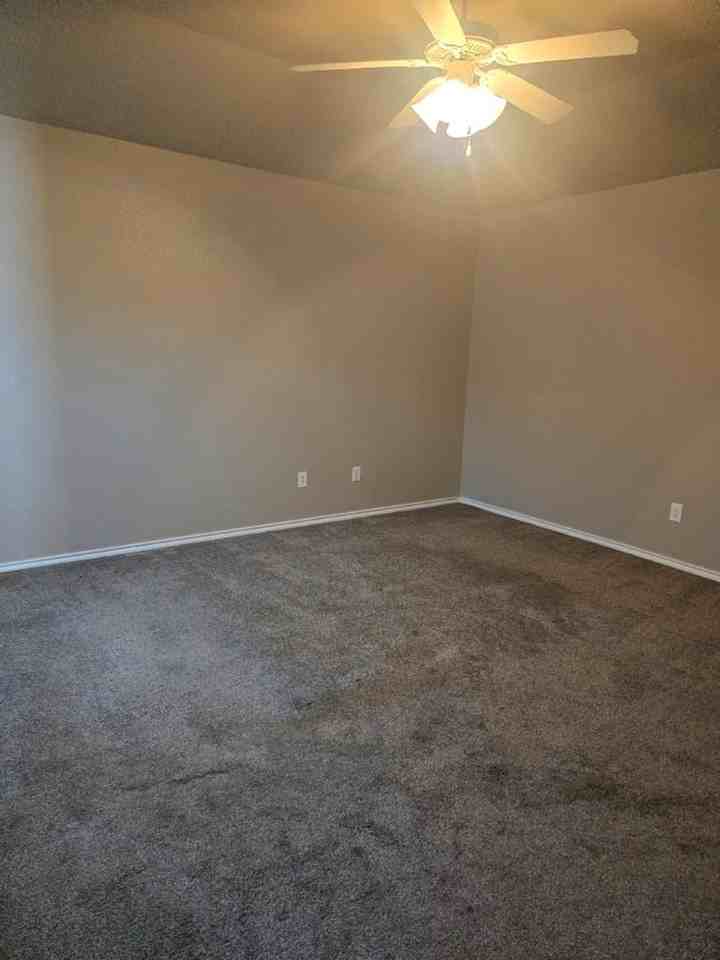 913 Beal Pkwy - Photo 7 of 8