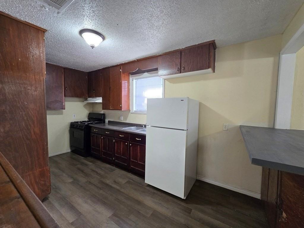 105 E Nobles Ave - Photo 5 of 16