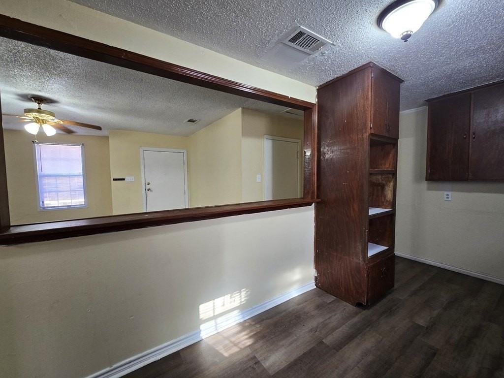 105 E Nobles Ave - Photo 7 of 16