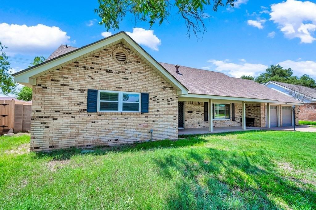 2803 W Dengar Ave - Photo 2 of 50