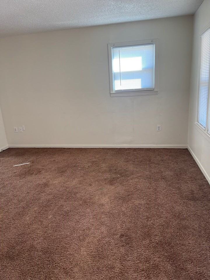 300 W Hamby Ave Unit 1 - Photo 2 of 12