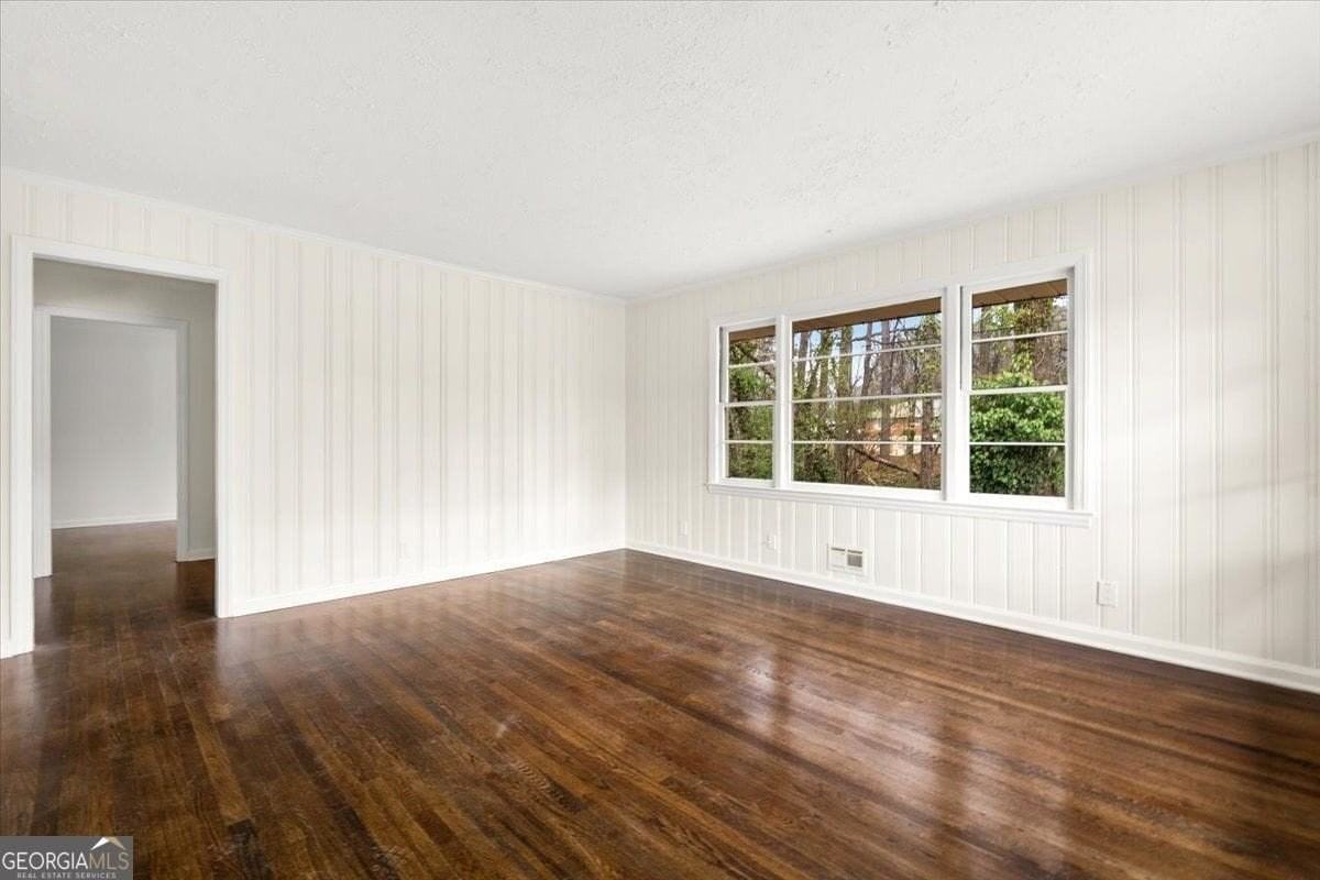 1451 Belmont Ave Se - Photo 3 of 29