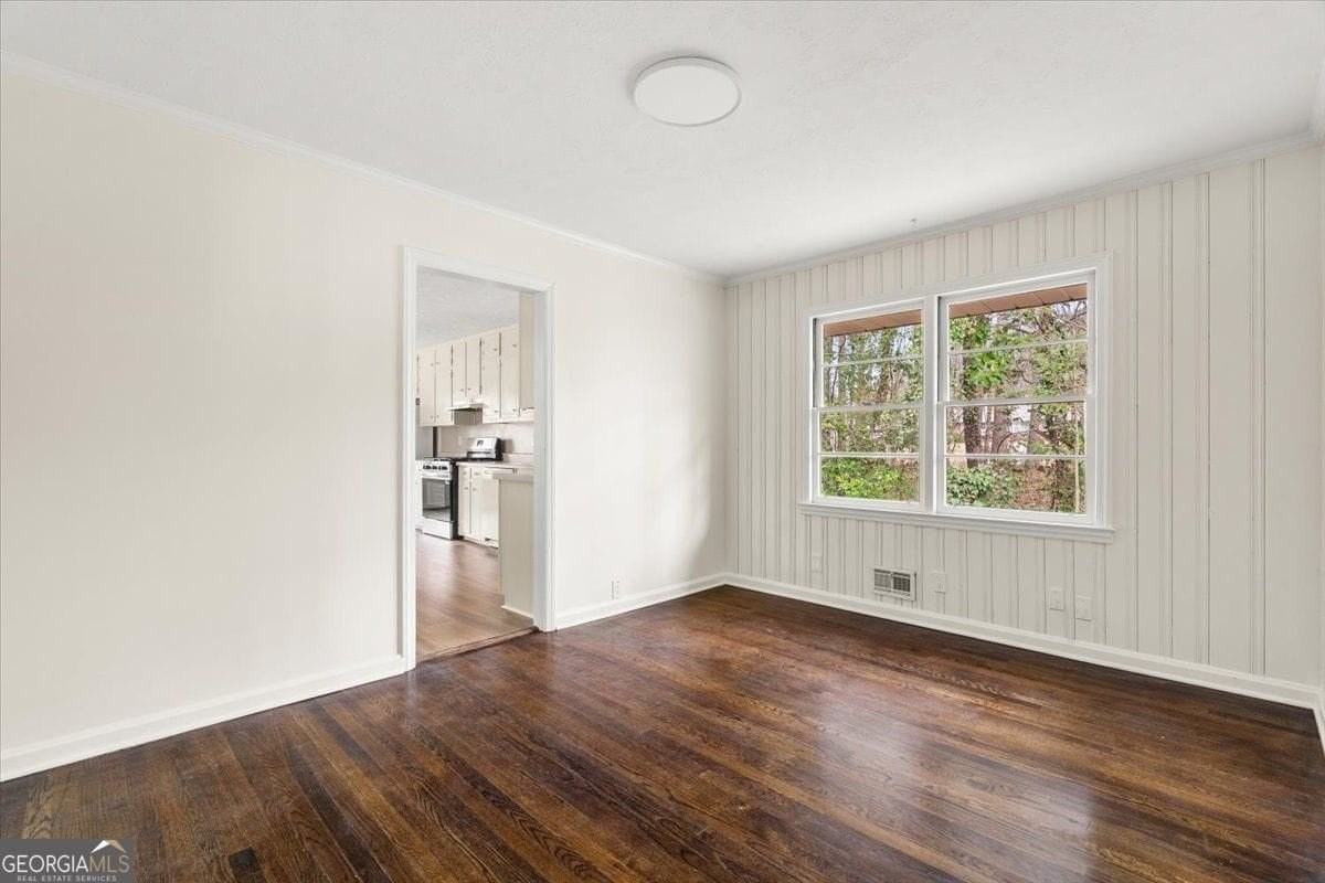 1451 Belmont Ave Se - Photo 5 of 29