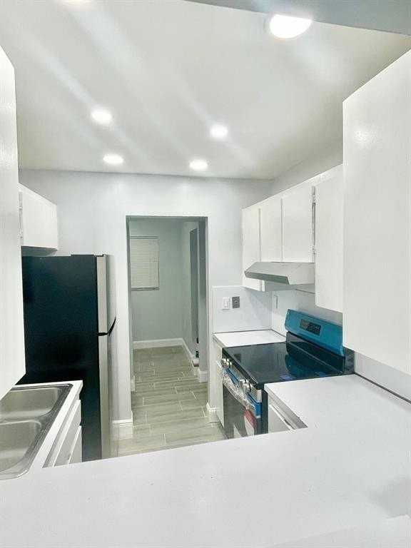 1021 Mockingbird Ln #114 - Photo 3 of 17