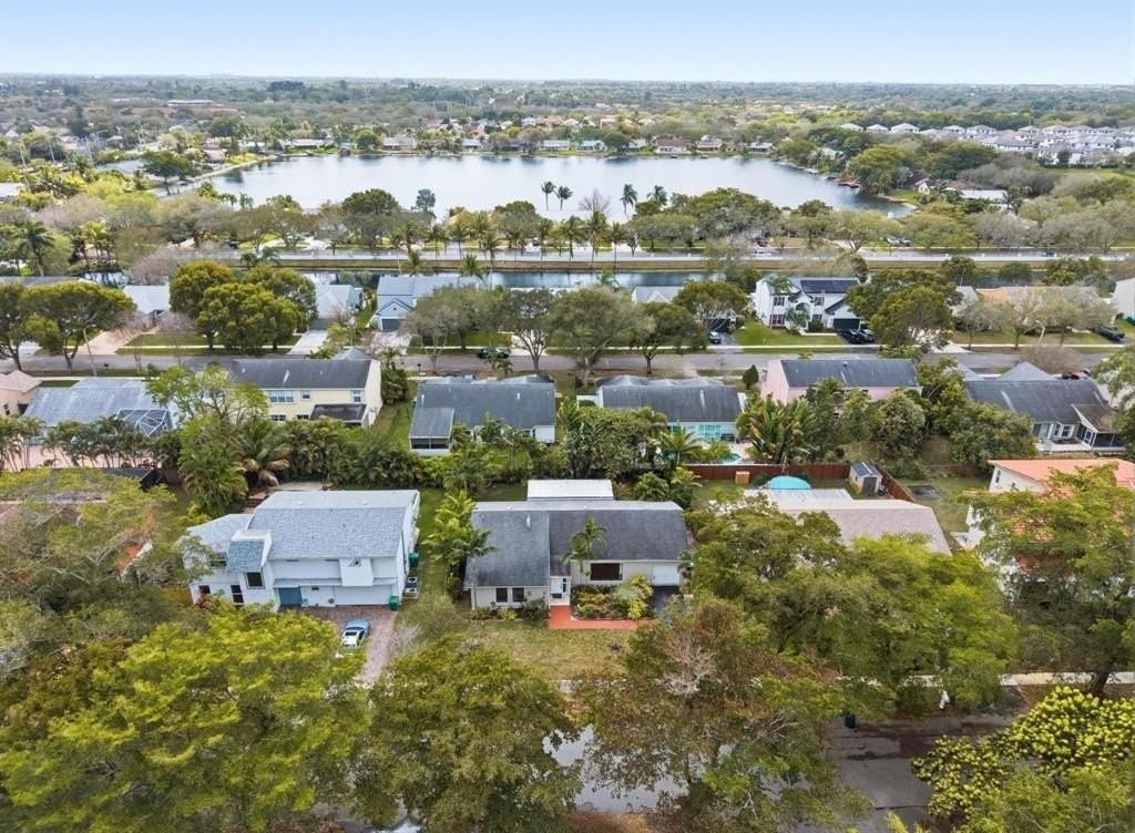 10188 Sw 53rd Ct - Photo 5 of 32