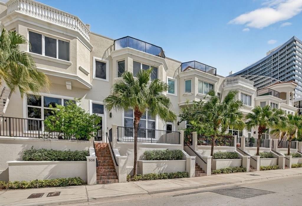 508 N Birch Rd #508 - Photo 3 of 50