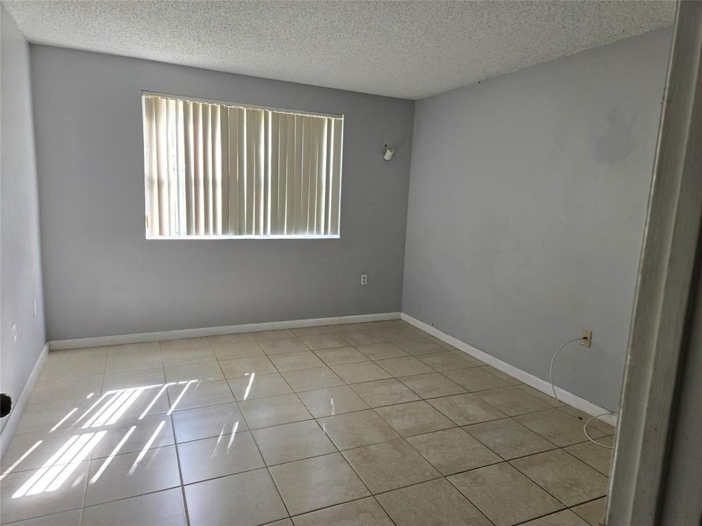 8100 Sw 21st Ct #8100 - Photo 5 of 9
