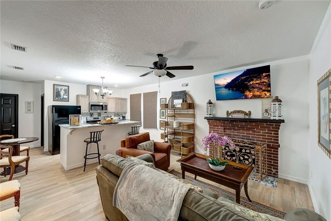 1429 19th Pl #4 - Photo 5 of 15