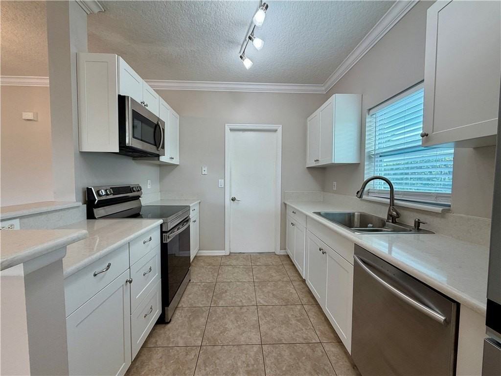 6295 33rd Mnr - Photo 4 of 28