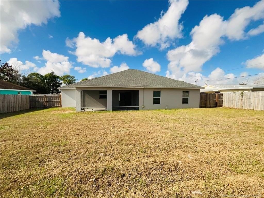 928 Sw John Maccormack Ter - Photo 2 of 20