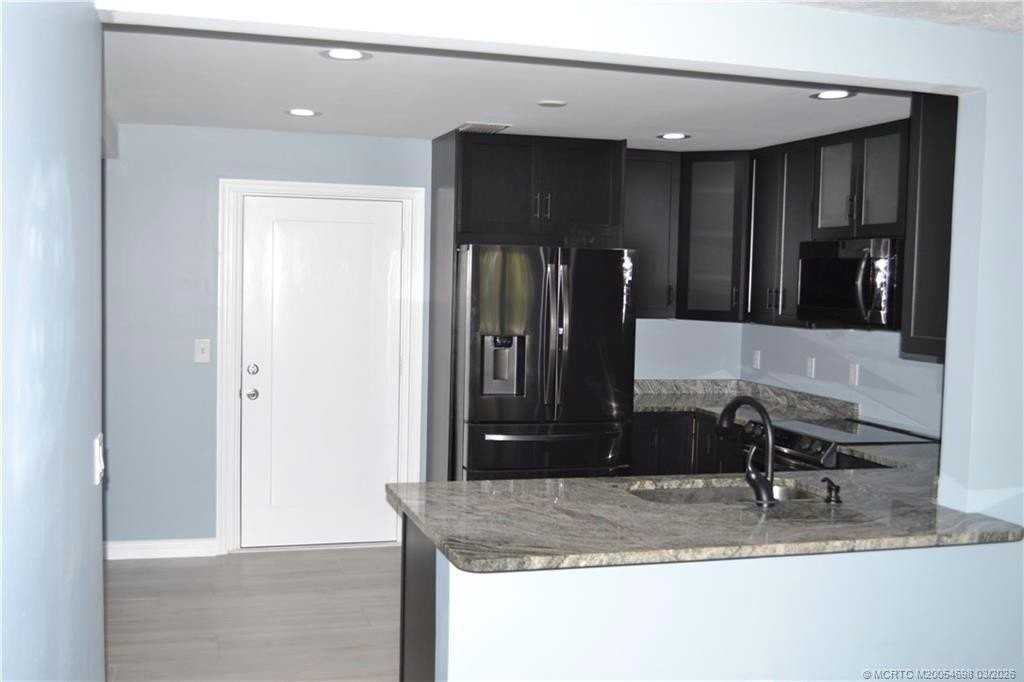 3489 Ne Linda Dr - Photo 3 of 17