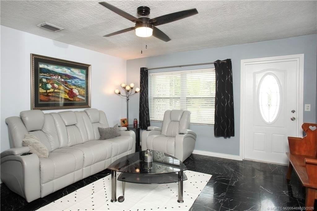 3489 Ne Linda Dr - Photo 5 of 17