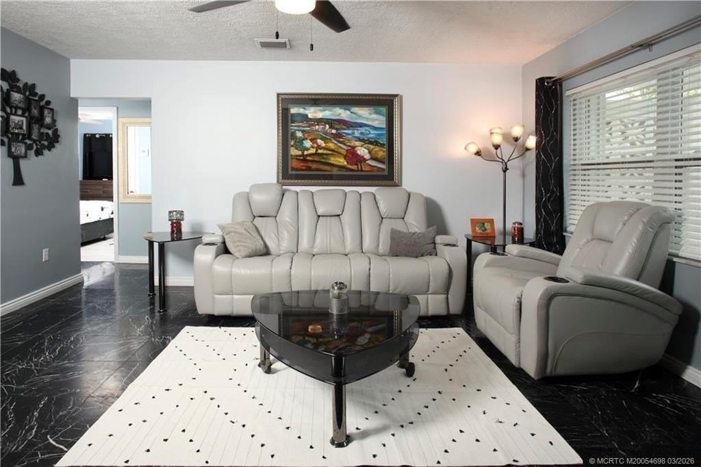 3489 Ne Linda Dr - Photo 6 of 17