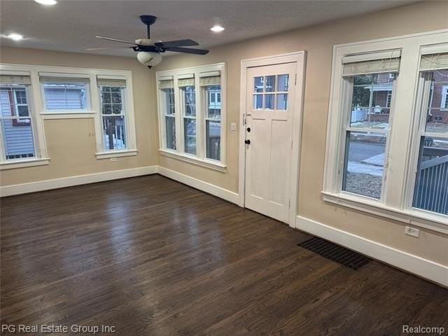 306 Virginia Ave - Photo 5 of 32