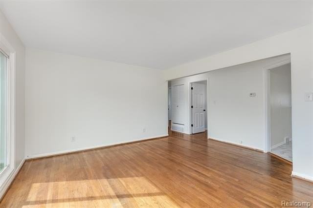 27707 Goldin Dr - Photo 4 of 21