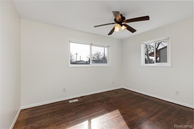 27707 Goldin Dr - Photo 5 of 21