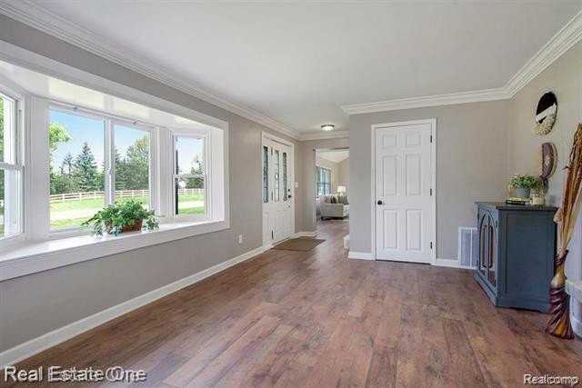 51275 7 Mile Rd - Photo 4 of 28