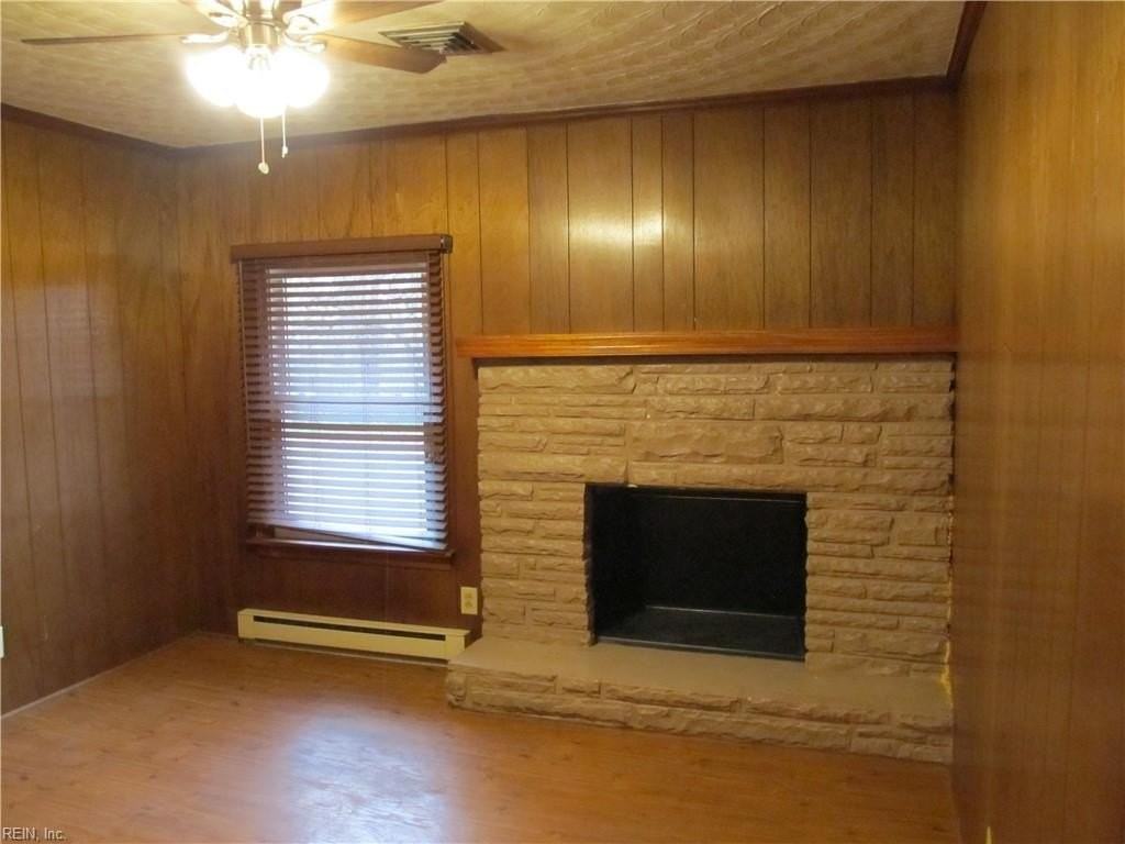 4513 Buckingham Dr - Photo 4 of 39