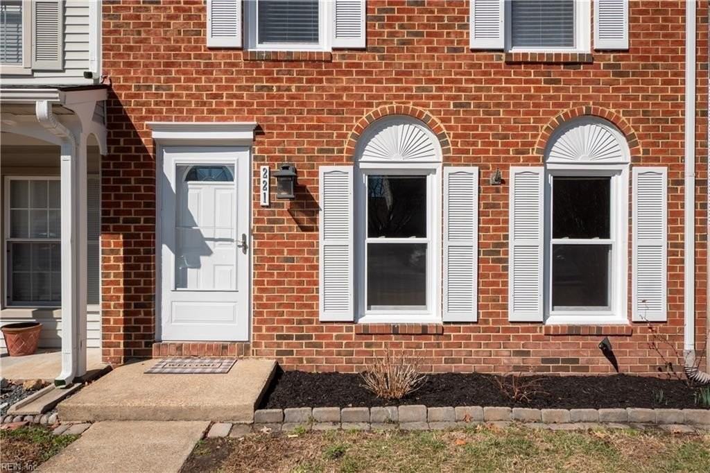 221 Mannings Ln - Photo 2 of 50