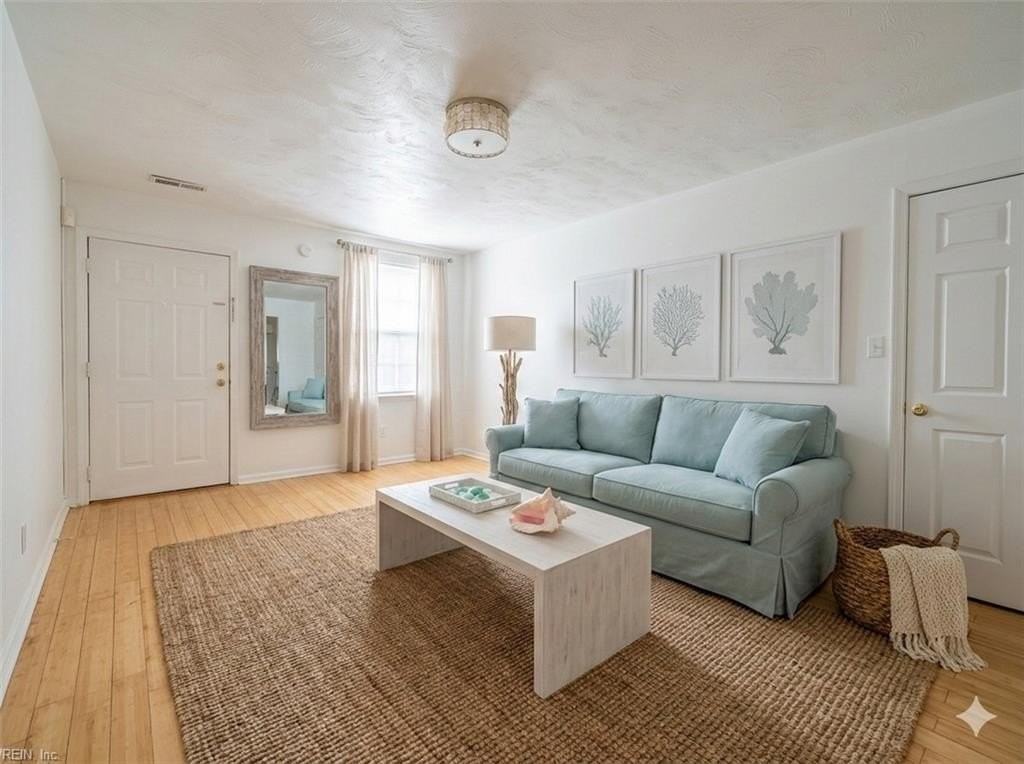 1249 Sir Kay Dr - Photo 2 of 36