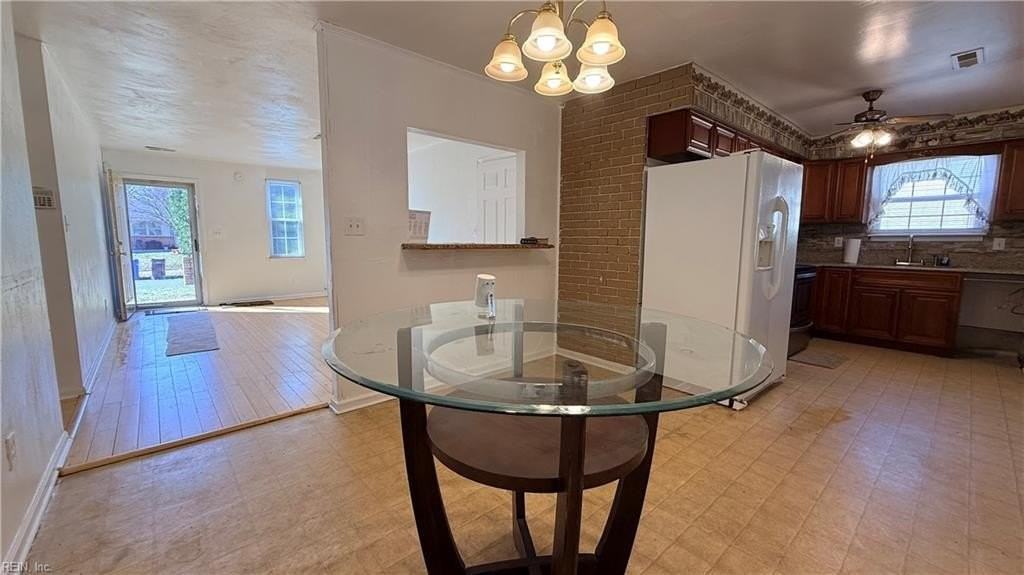 1249 Sir Kay Dr - Photo 7 of 36