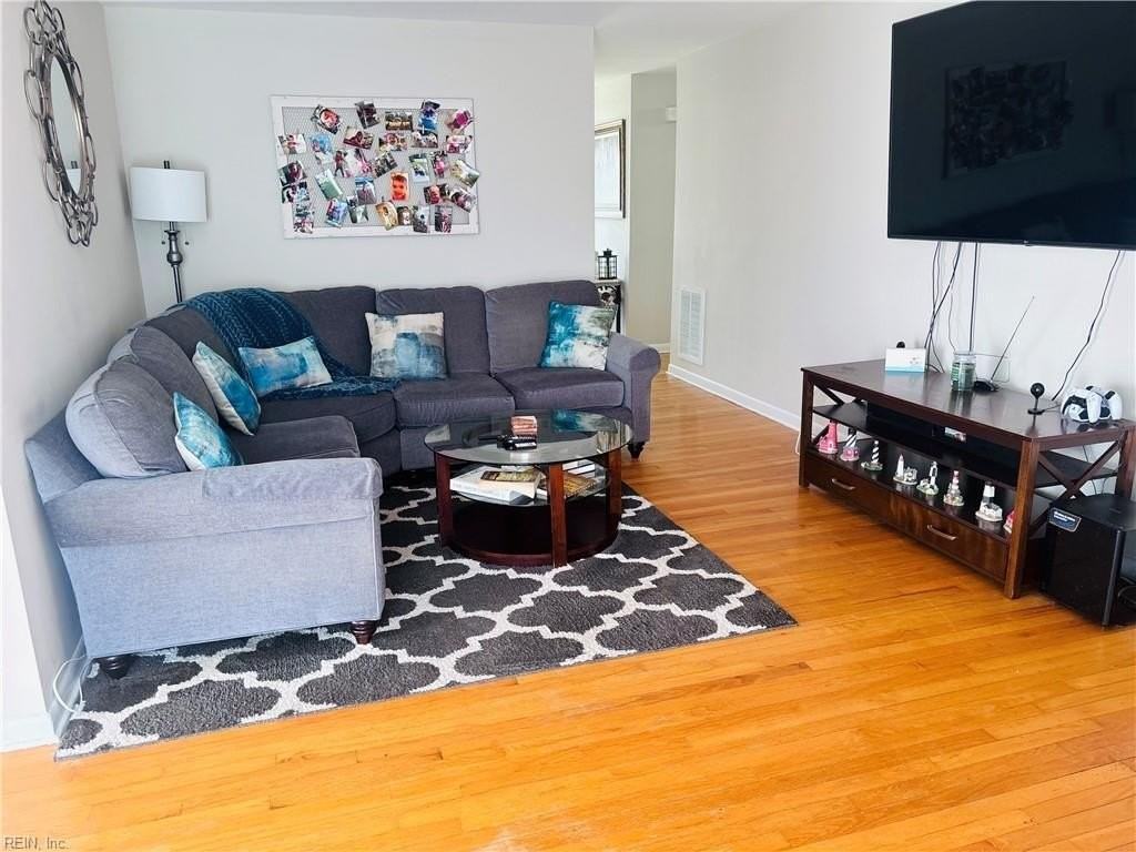 612 Charlton Dr - Photo 3 of 26