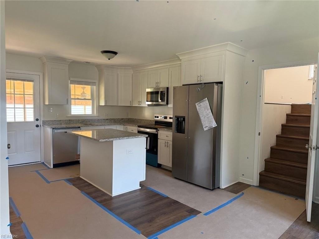 1412 Walnut Ave #A - Photo 3 of 10