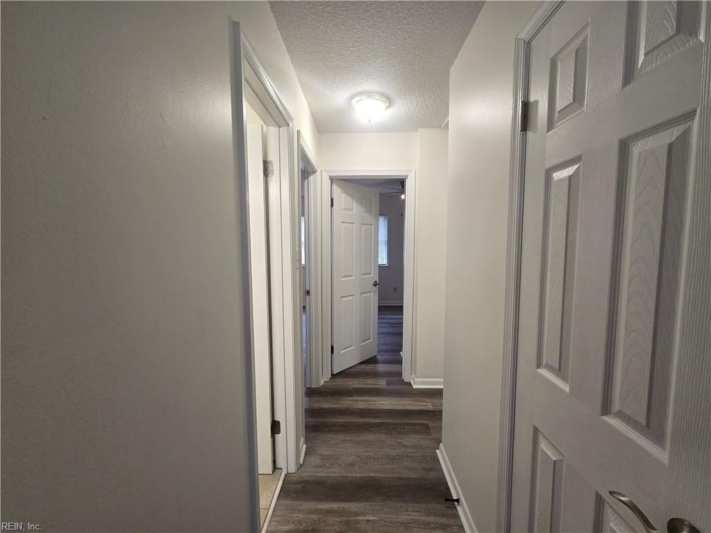 430 Chinaberry Ct - Photo 4 of 25