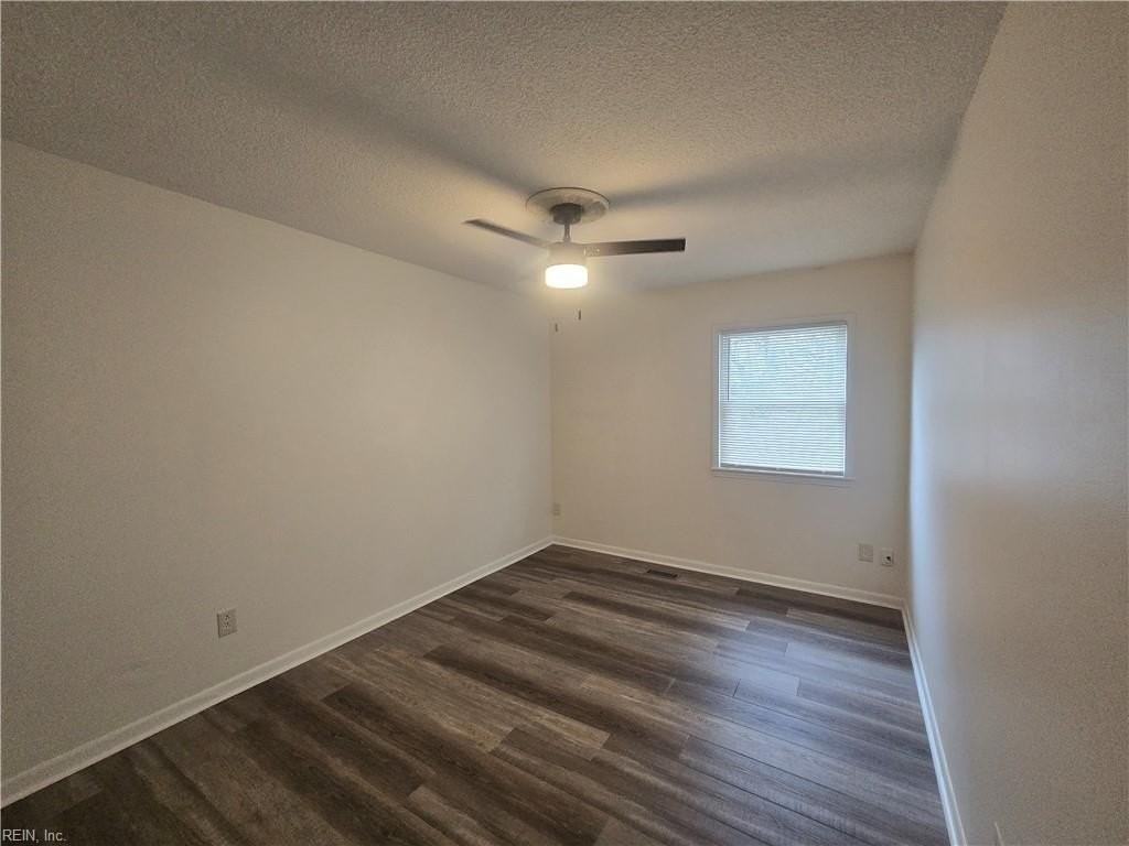 430 Chinaberry Ct - Photo 5 of 25