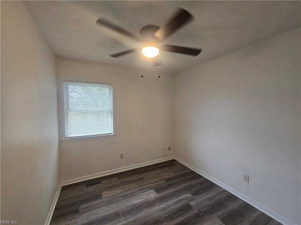 430 Chinaberry Ct - Photo 7 of 25