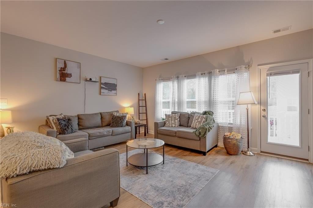 2001 Laycock Ln #102 - Photo 7 of 39