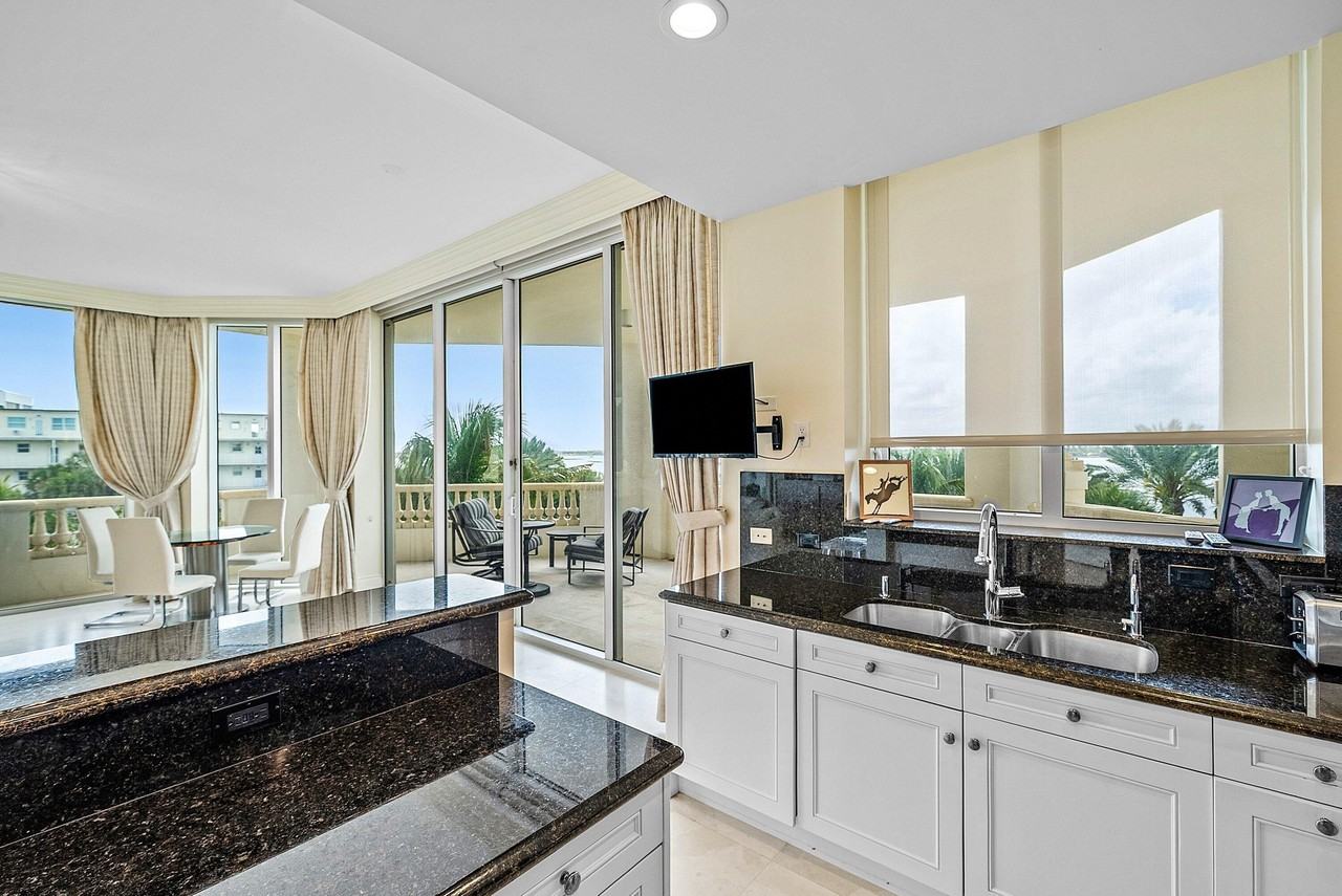 3000 S Ocean Blvd #402 - Photo 4 of 29