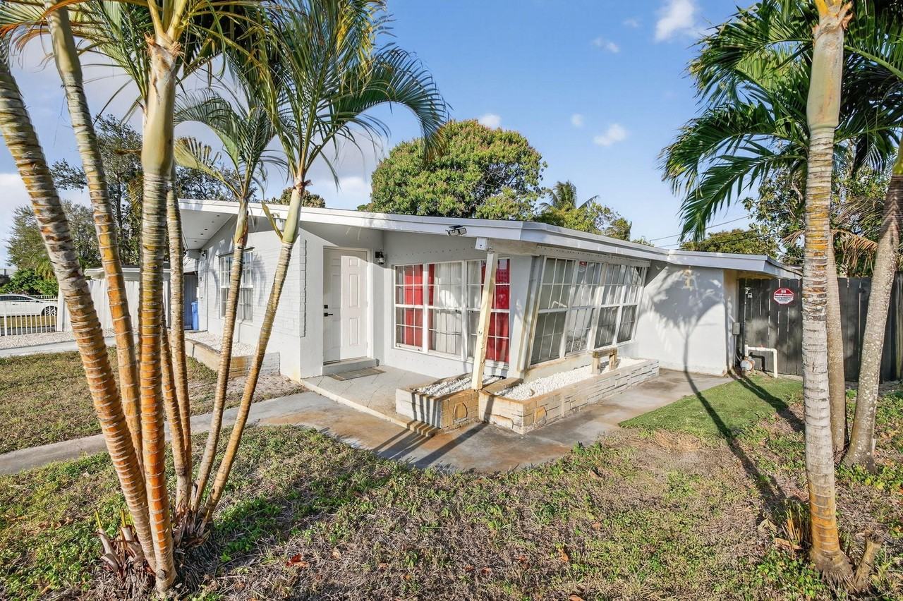 108 Sw 24th Ave - Photo 5 of 39