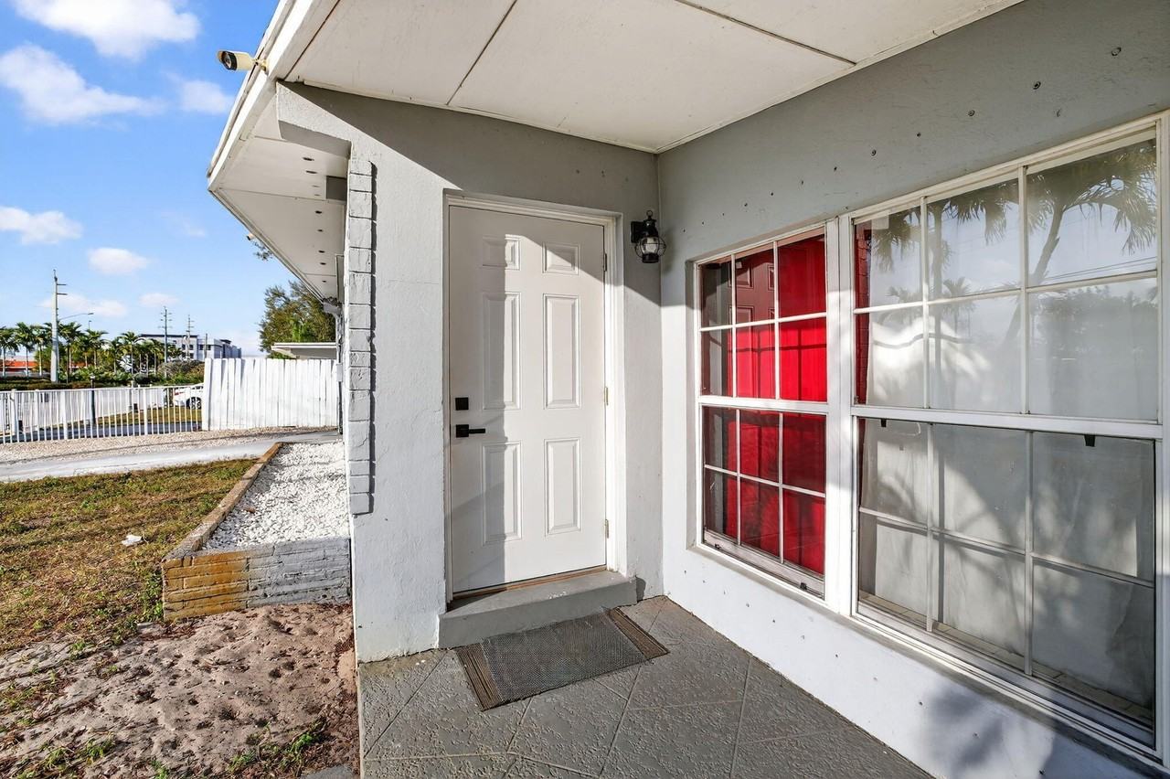 108 Sw 24th Ave - Photo 6 of 39