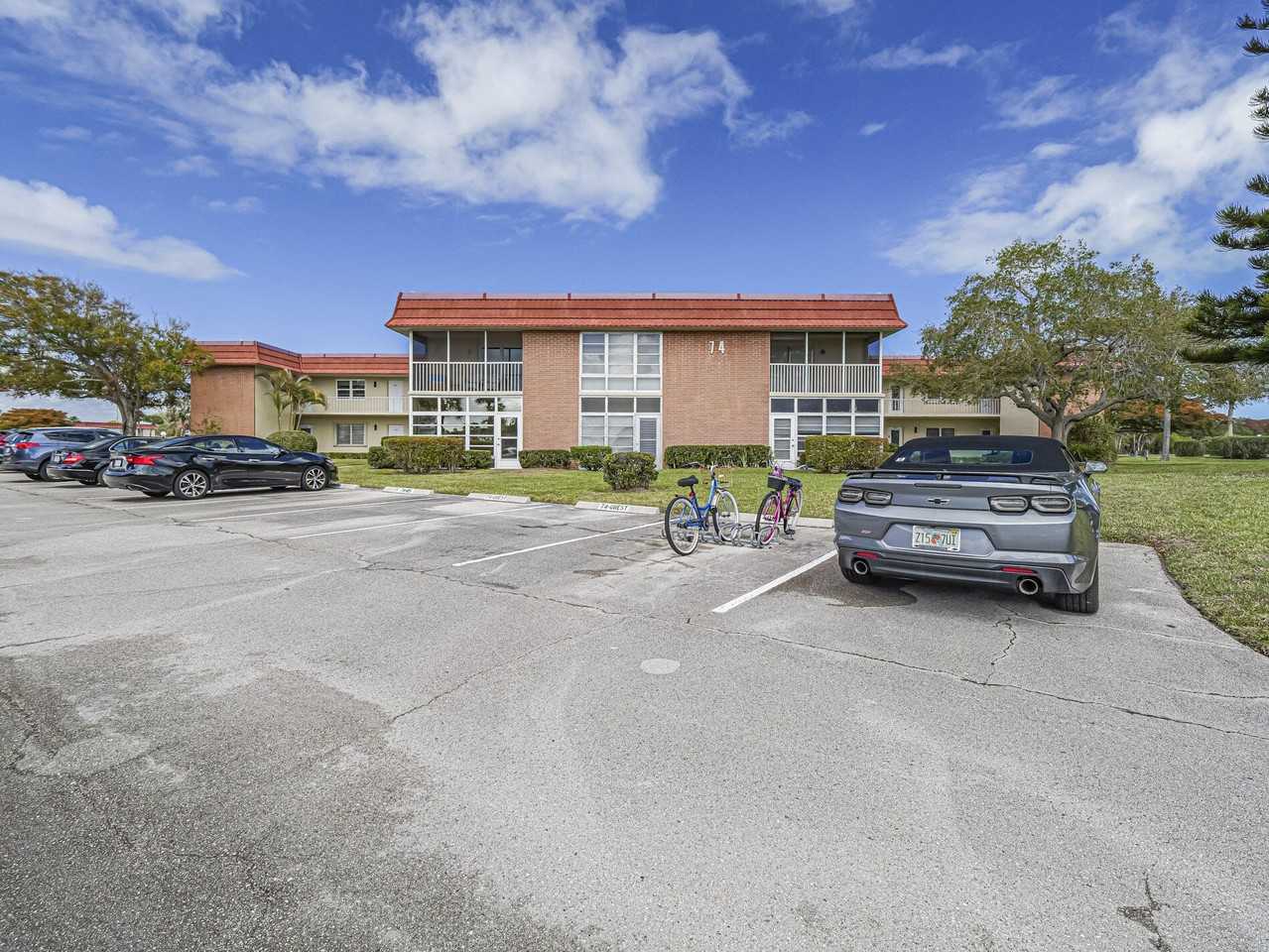 74 Royal Oak Ct #205 - Photo 5 of 42