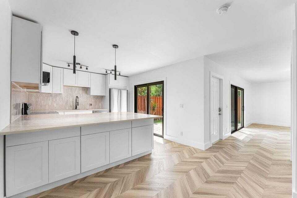 3007 San Clara Dr #5B - Photo 6 of 17