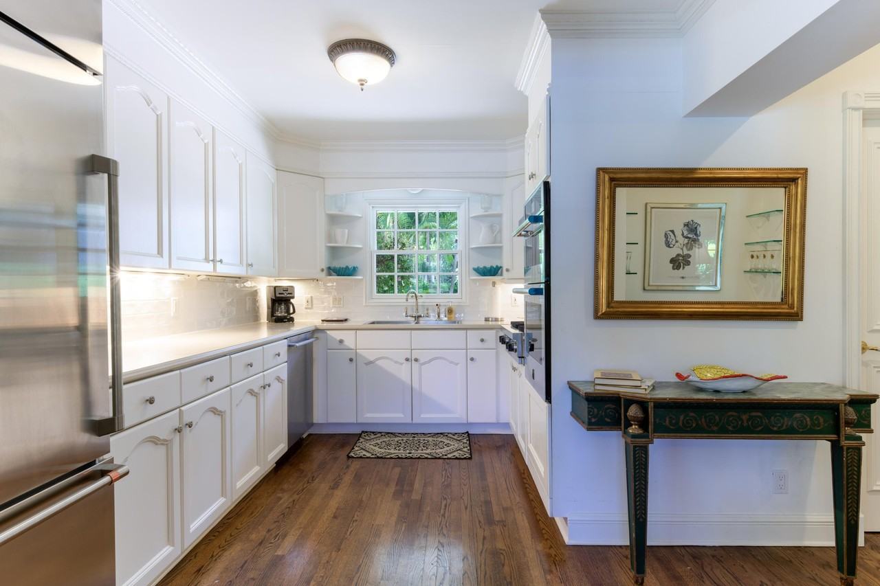 201 Pendleton Ave - Photo 6 of 17