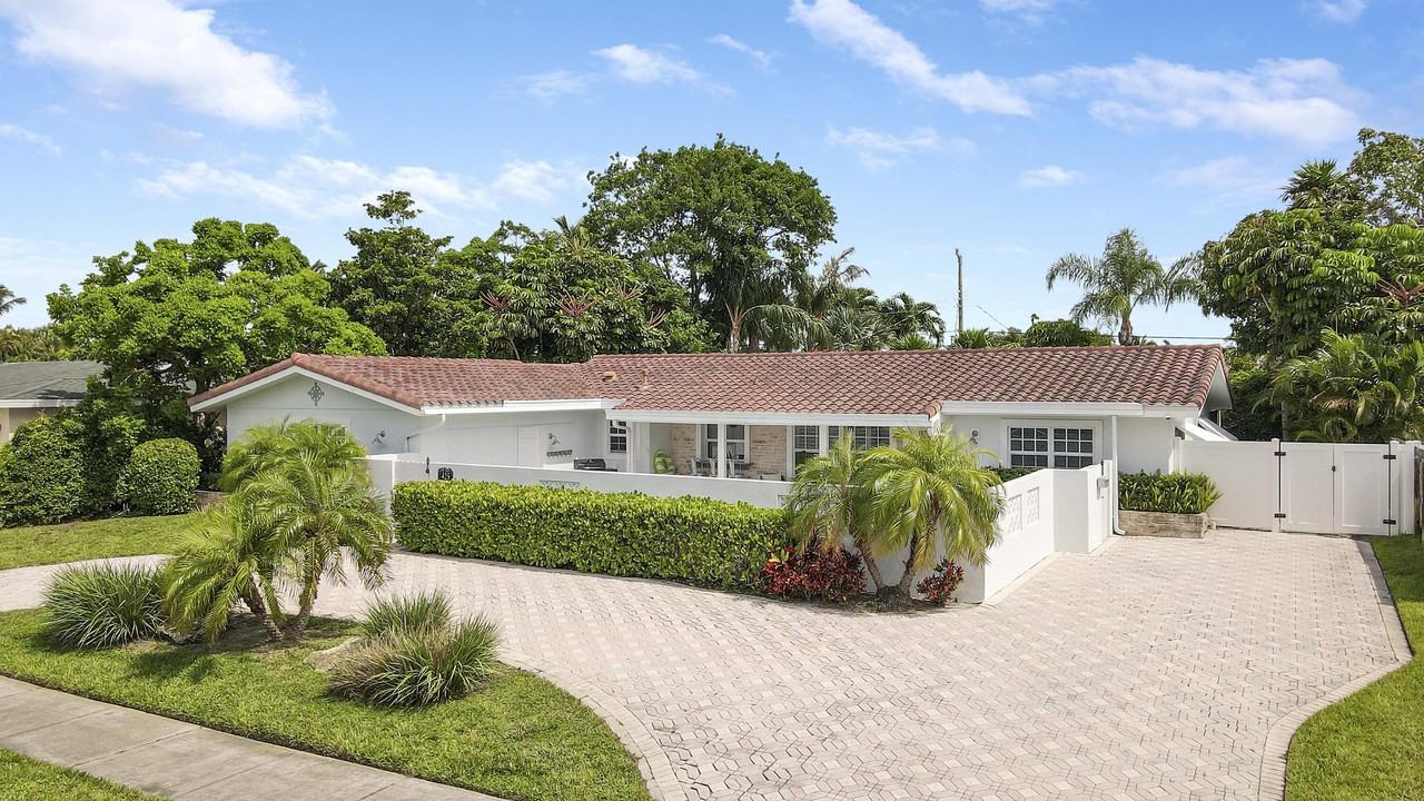 425 Marlin Rd - Photo 2 of 50