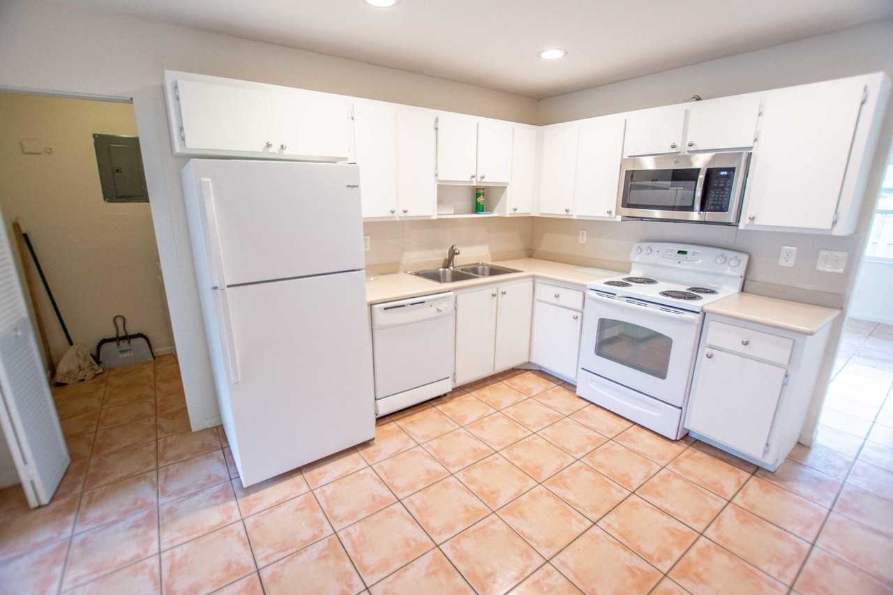 3962 Roan Ct W - Photo 7 of 14