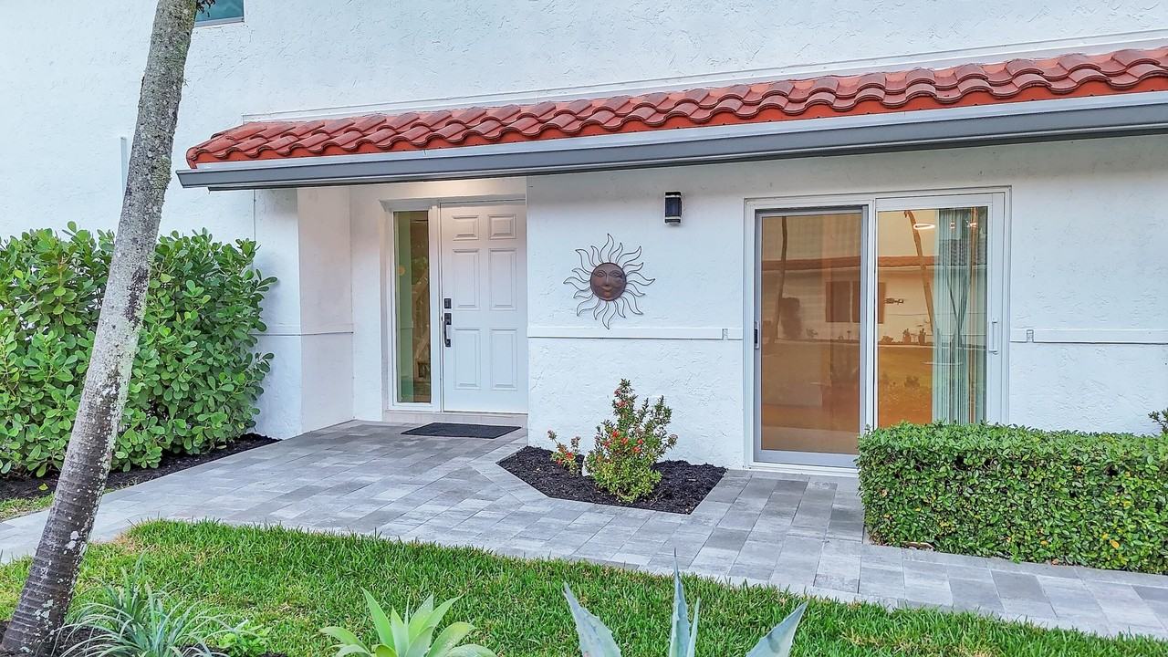 8608 Via Giula - Photo 3 of 50