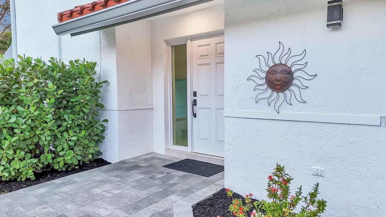 8608 Via Giula - Photo 5 of 50