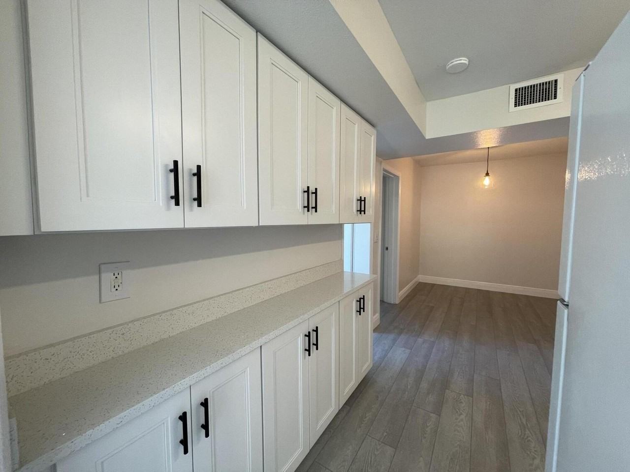 701 Se 4th St #WEST - Photo 5 of 33